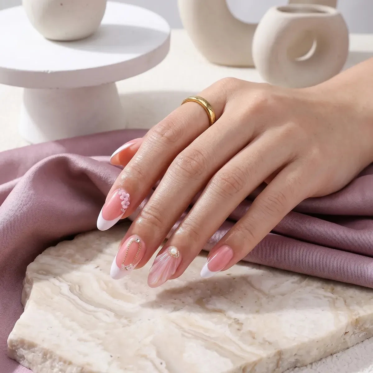 Kentrim Jelly Glue Pink Kentrim Shell Texture Pearl & Rhinestone Chain Press On Nails - 24 Pieces (12 Sizes)