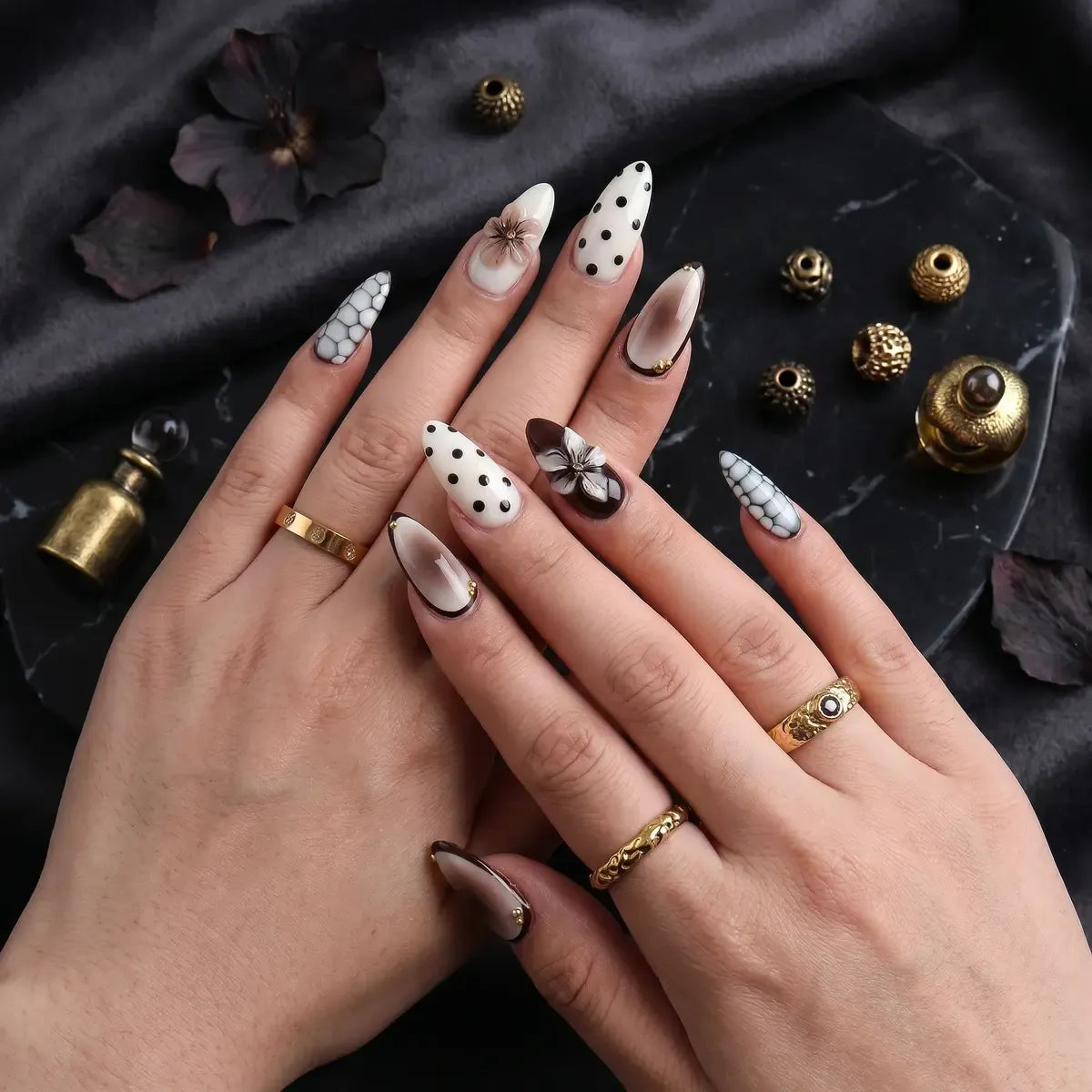Kentrim Jelly Glue Brown Kentrim Brown & Black Almond Press On Nails with Floral & Snake Print - 24 Pieces (12 Sizes)
