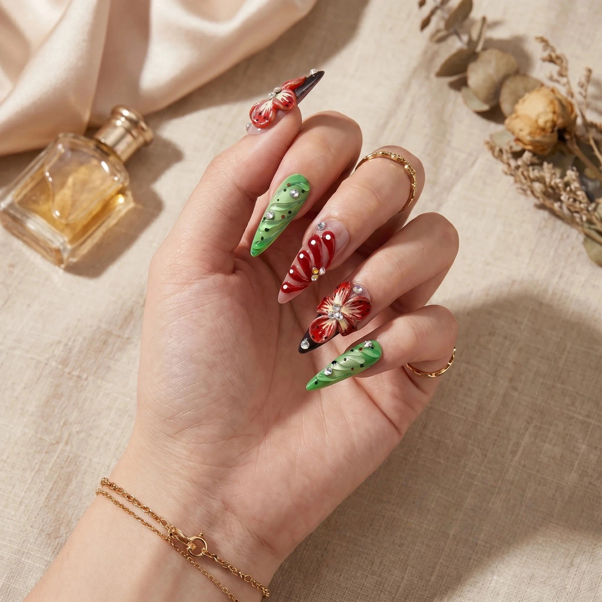 Kentrim Tropical Floral Press On Nails- 10 Pieces (Single Size) Secondary image