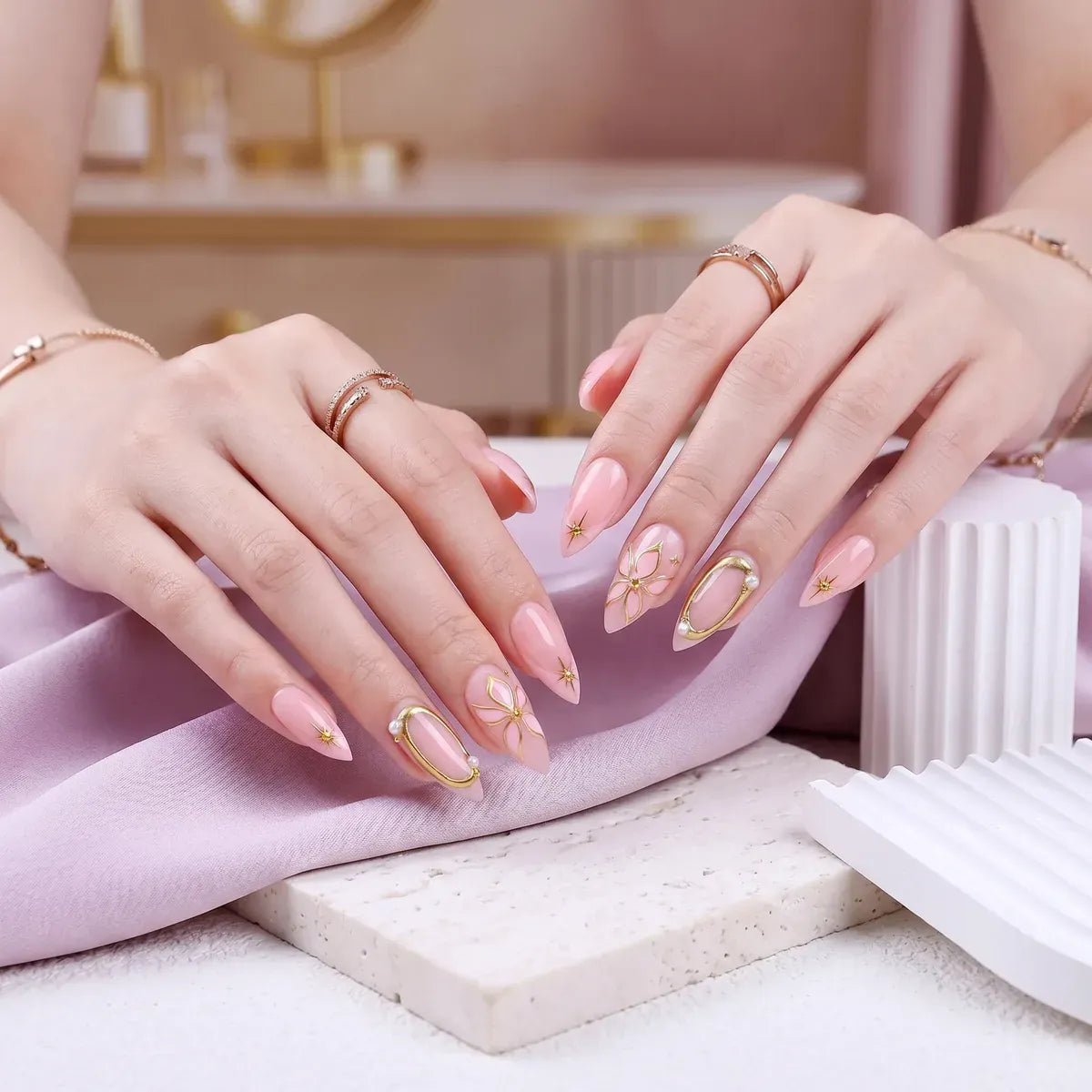 Kentrim Jelly Glue Pink Kentrim Gold Line Art Star & Pearl Press On Nails - 24 Pieces (12 Sizes)