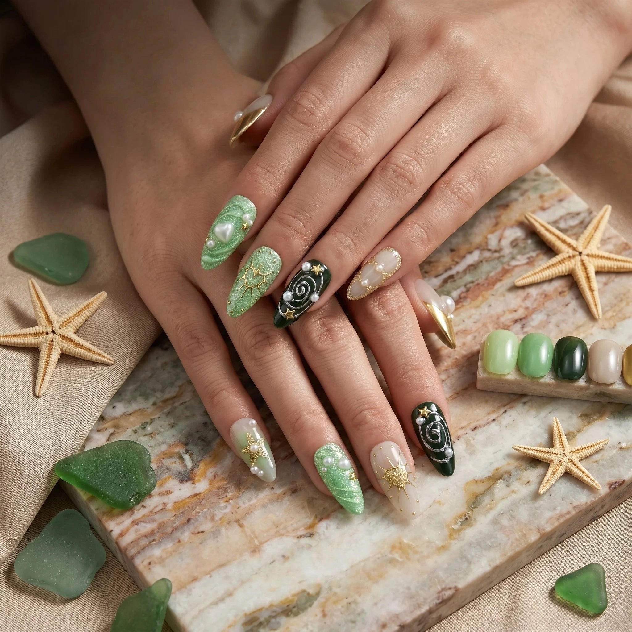 Kentrim Green Press On Nails - 10 Pieces (Single Size) Secondary image