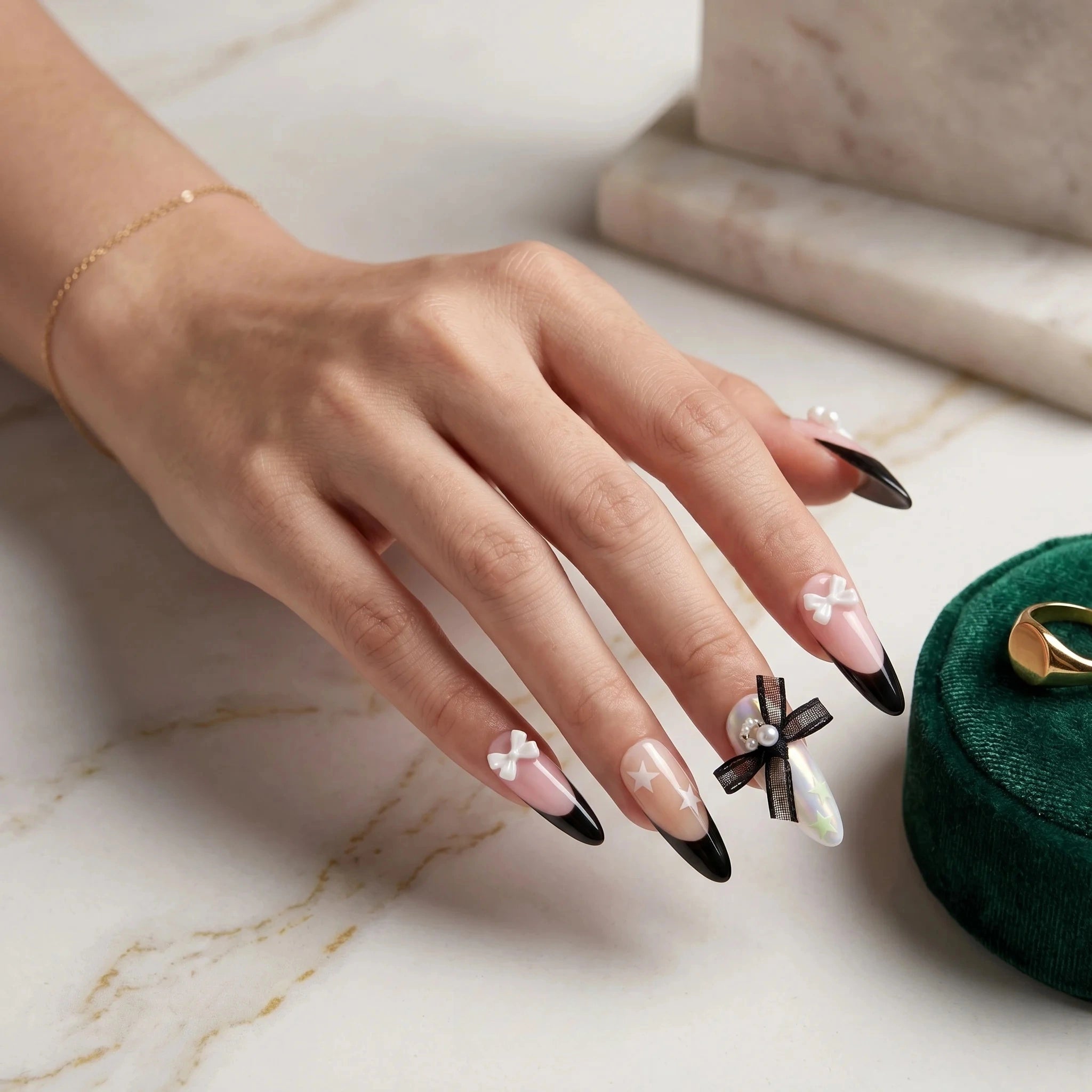 Kentrim Glamour Star & Bow Press On Nails - 30 Pieces, 15 Sizes
