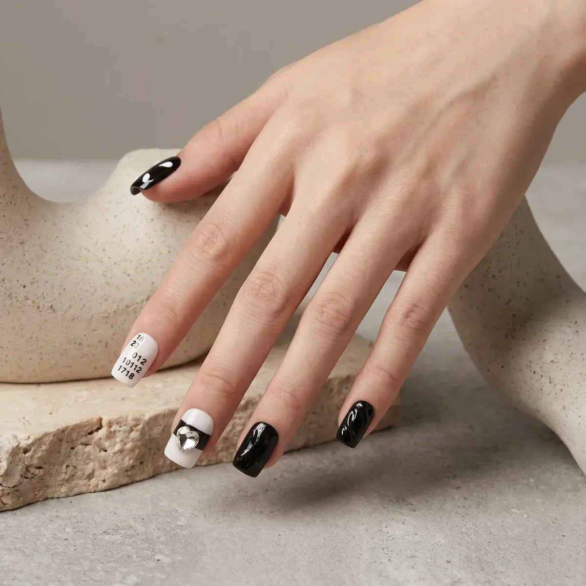 Press on Nails Kentrim Black White 3D Wave Heart Rhinestone Short Square Press On Nails - 30 Pieces, 15 Sizes Black