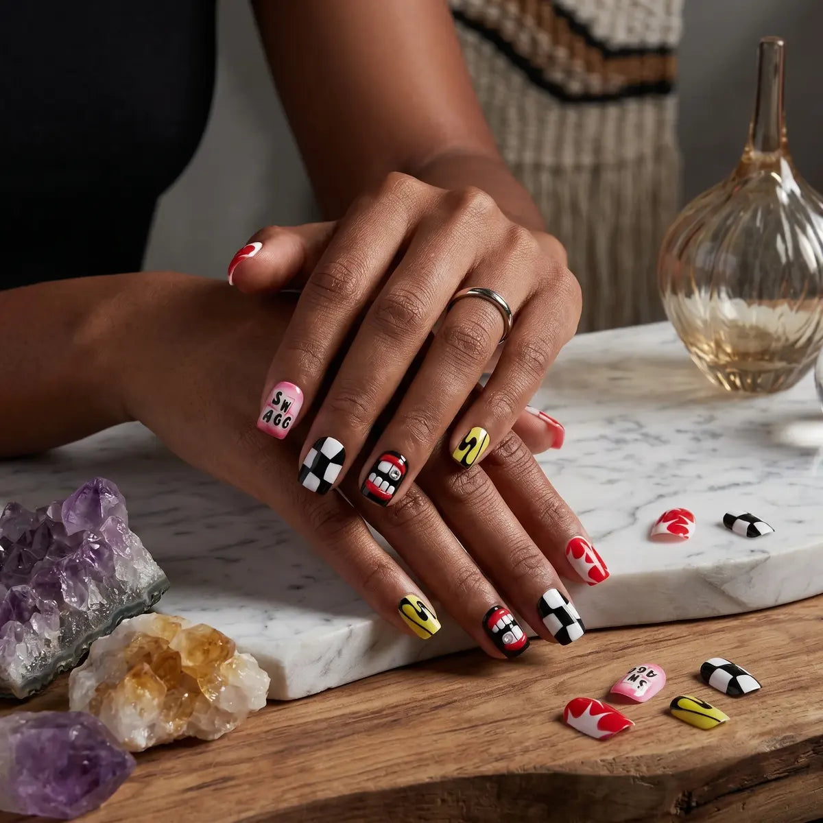 Press on Nails Kentrim Graffiti Checkerboard Funny Mouth Short Square Press On Nails - 30 Pieces, 15 Sizes White
