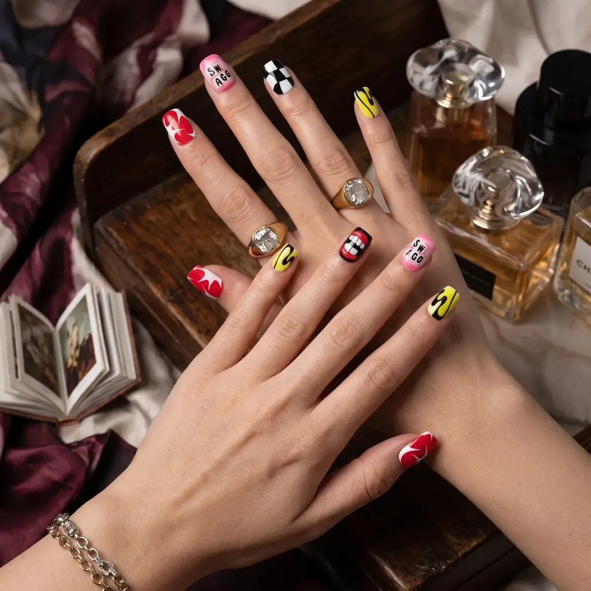 Kentrim graffiti checkerboard funny mouth short square press-on nails in 15 sizes, 30-piece set for creative nail designs. Main image
