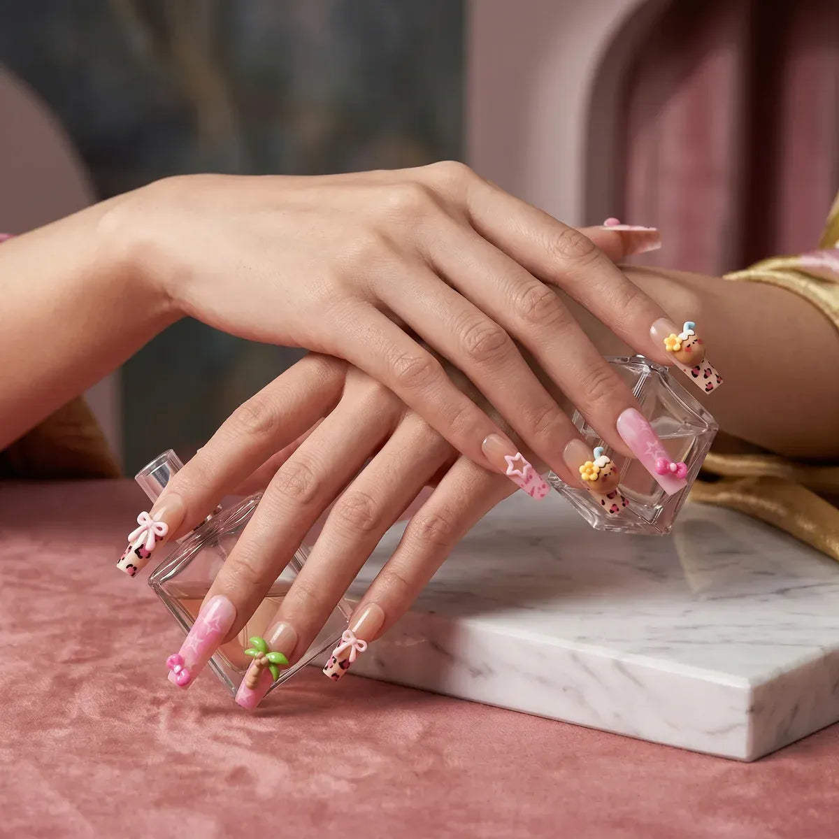 Kentrim pink leopard cartoon 3D charms coffin press on nails, set of 30 pieces with 15 sizes, colorful and fashionable nail art. Main image