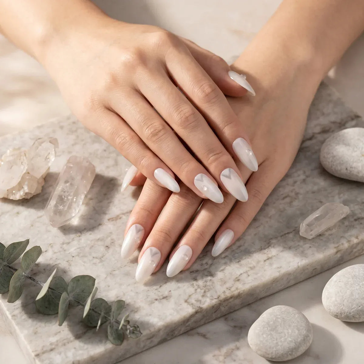 Kentrim white pearlescent water drop almond press-on nails, 30-piece set with 15 sizes, showcasing glossy, elegant nail designs. Main image