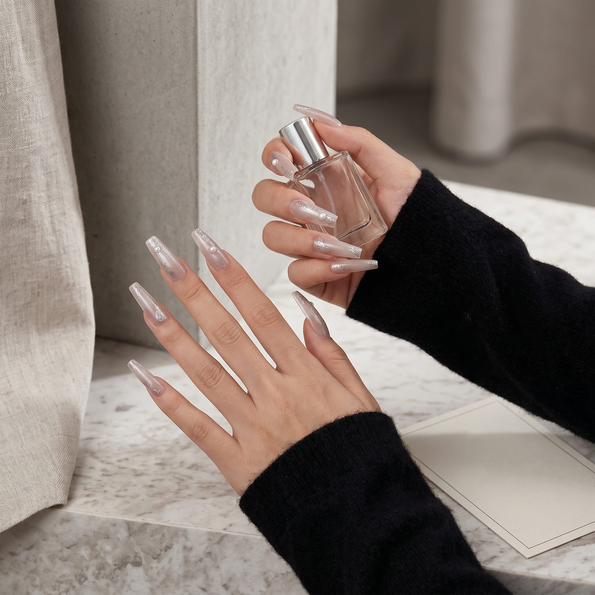 Kentrim Nude Pink Aurora Pearl Glitter Press On Nails, 30-piece set with 15 sizes, featuring shiny, decorative nail tips. Main image