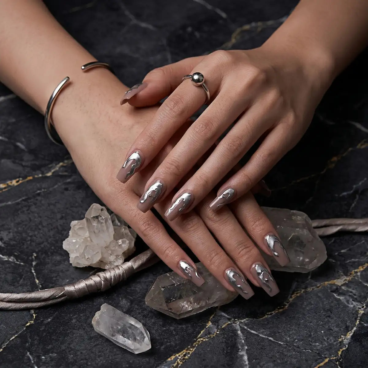 Kentrim Jelly Glue Silver Kentrim Nude with Silver Liquid Metal Press On Nails - 30 Pieces (15 Sizes)