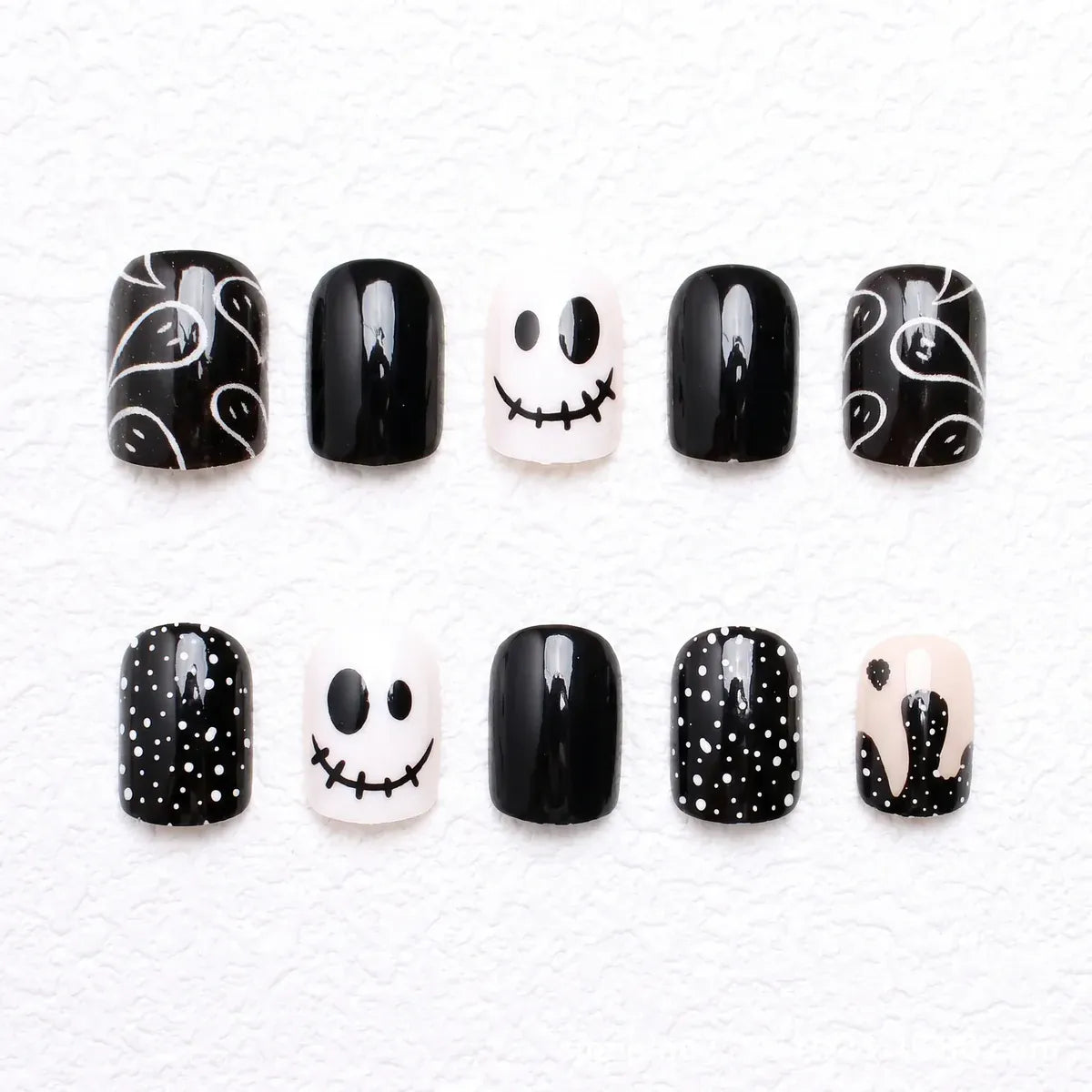 Kentrim Jelly Glue Black Kentrim Black & White Halloween Skull Short Square Press On Nails - 24 Pieces (12 Sizes)