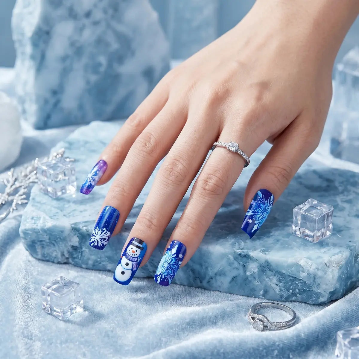 Kentrim Jelly Glue Blue Kentrim Christmas Snowman & Snowflake Medium Square Press On Nails - 24 Pieces (12 Sizes)